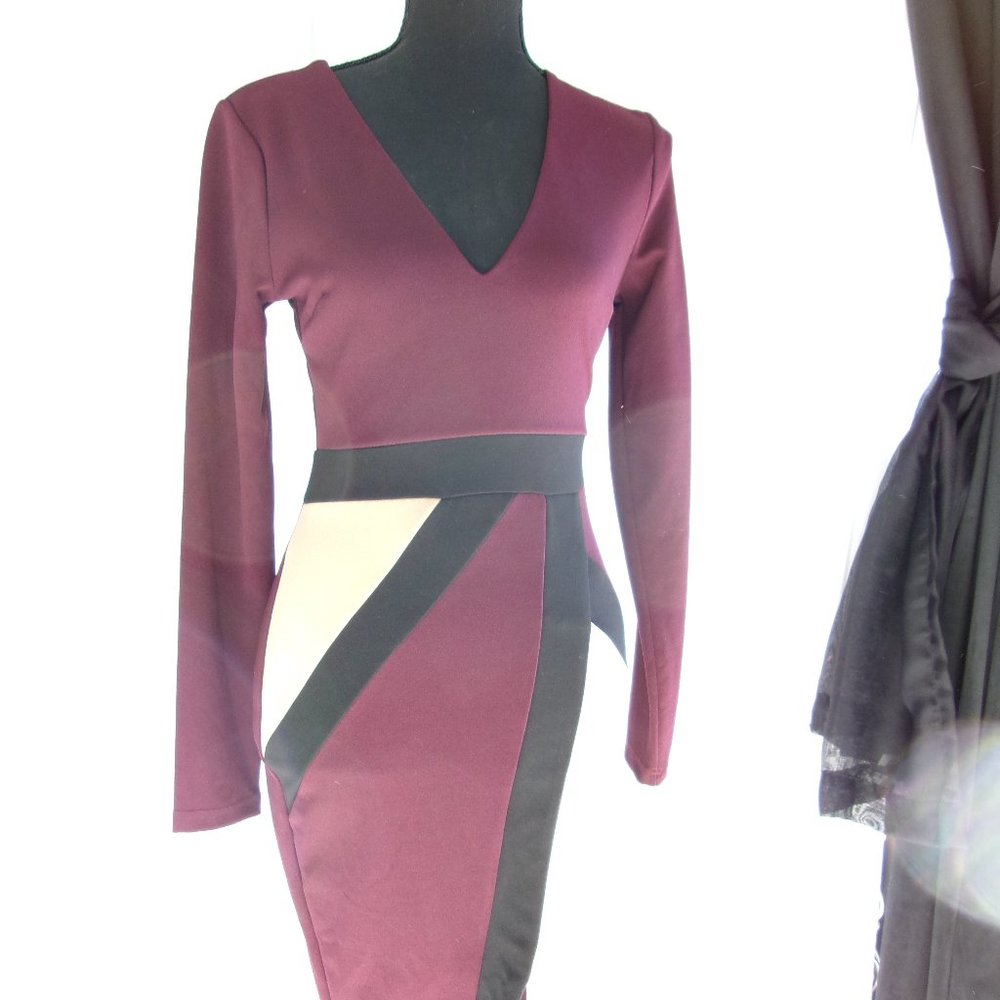 Fashion nova Maroon patterned dress size small